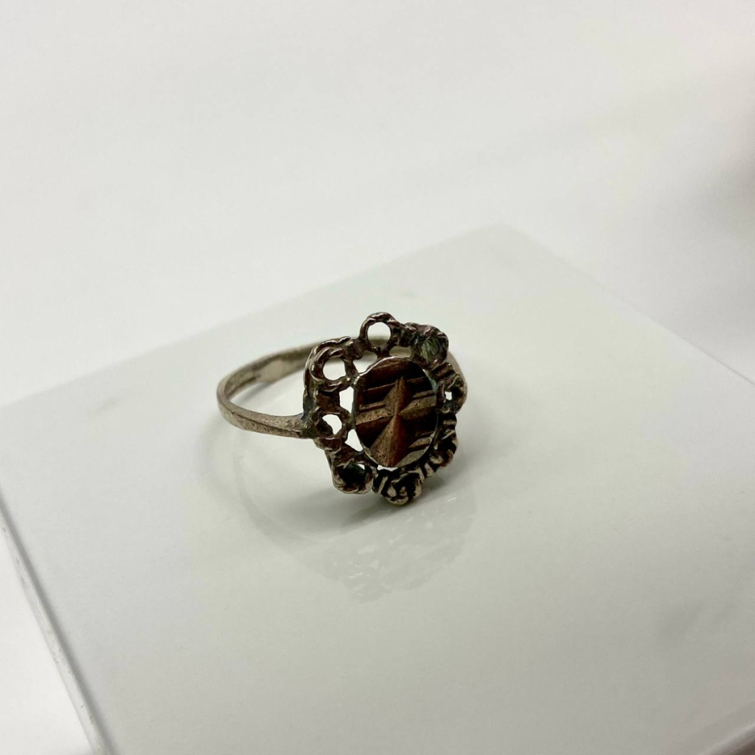 Кольцо серебро 925 пр., Турция, вес 1,7г., размер 18,5. Клеймо.. Картинка 1